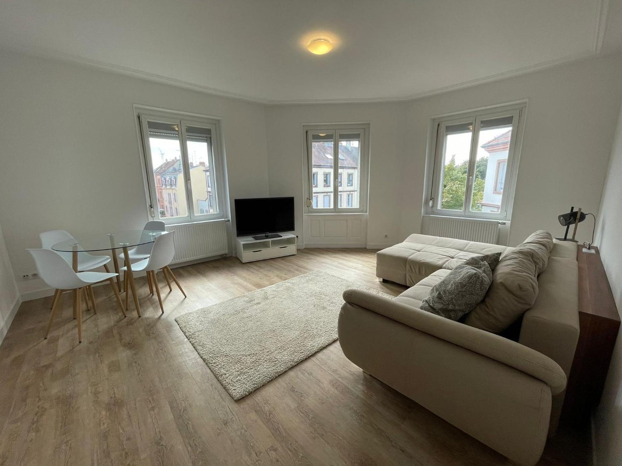 Mulhouse, Urban Family Nest Apartment ภายนอก รูปภาพ